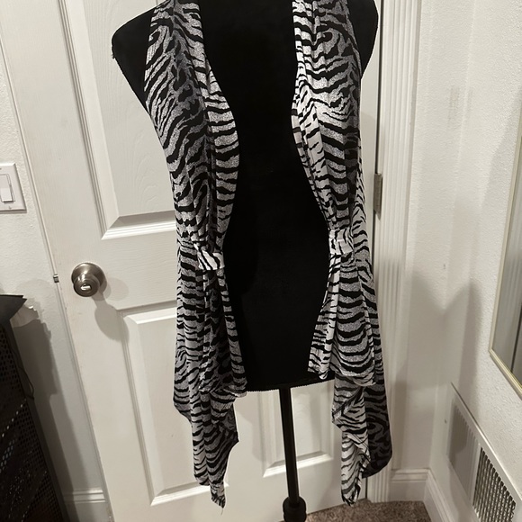 S black and white open cardigan - Picture 1 of 7